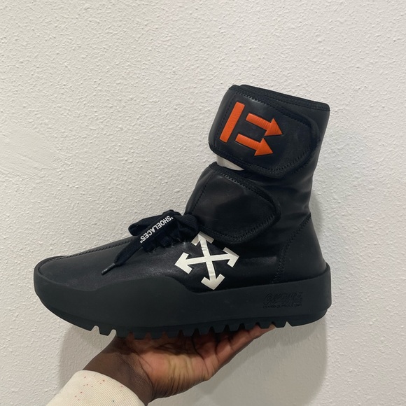 Off-White Moto wrapped sneaker - Picture 4 of 11